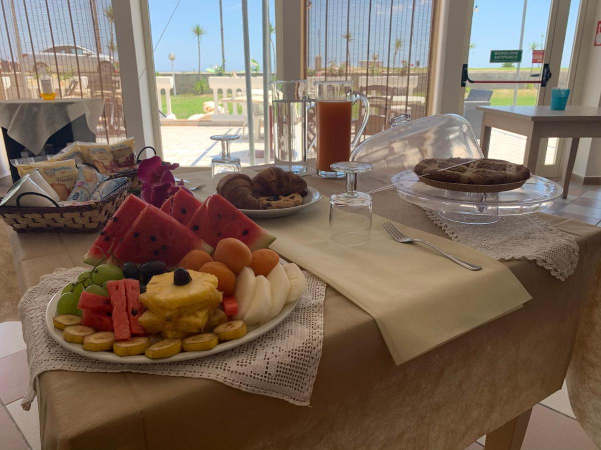 Hotel Rivabella Davoli Esterno foto
