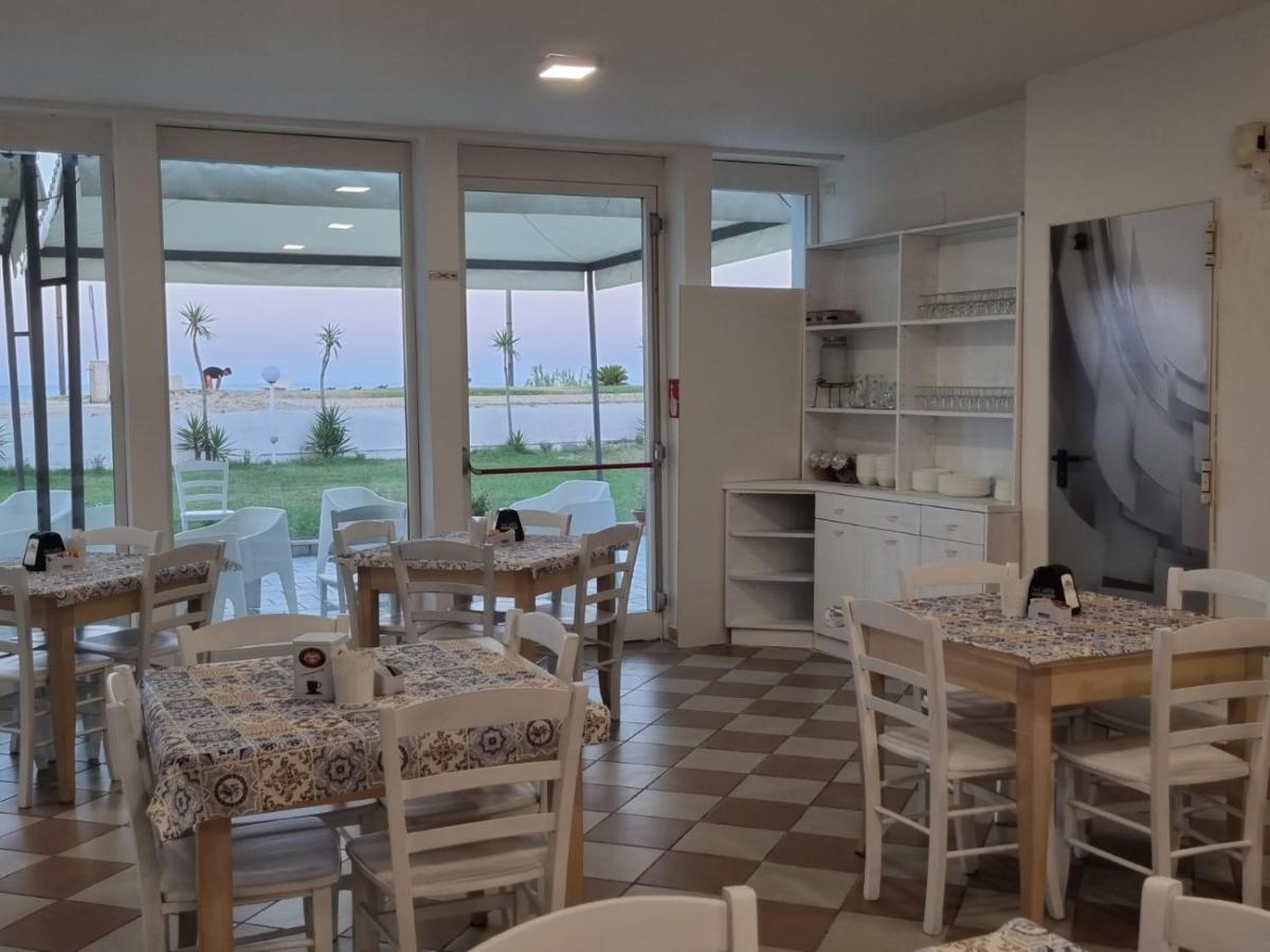 Hotel Rivabella Davoli Esterno foto