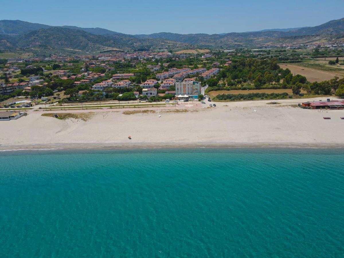 Hotel Rivabella Davoli Esterno foto