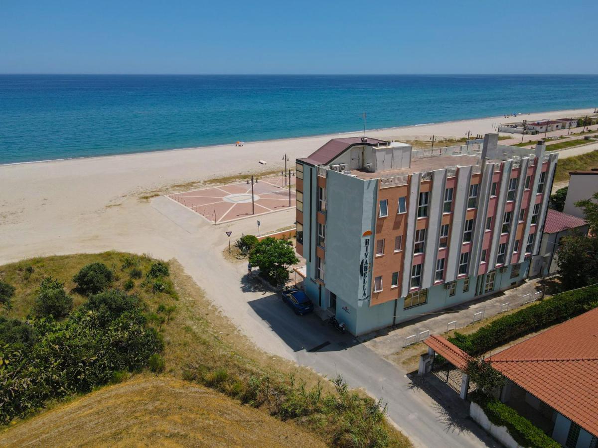 Hotel Rivabella Davoli Esterno foto