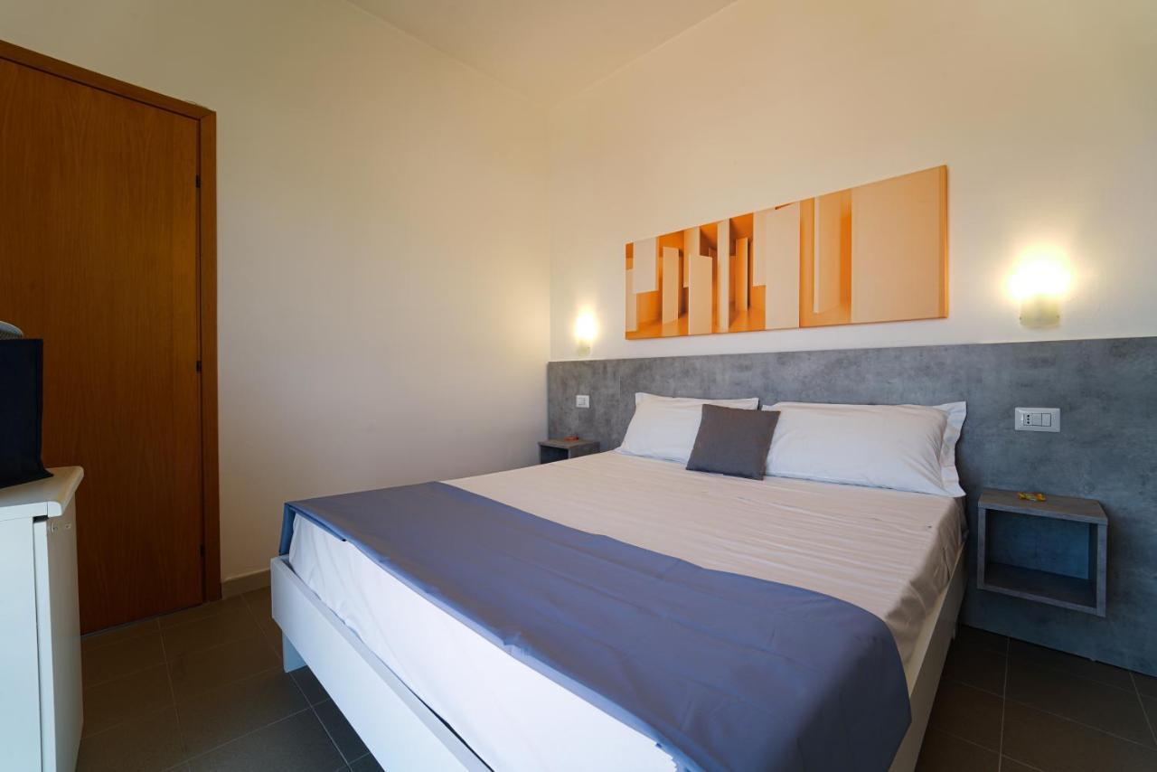 Hotel Rivabella Davoli Esterno foto