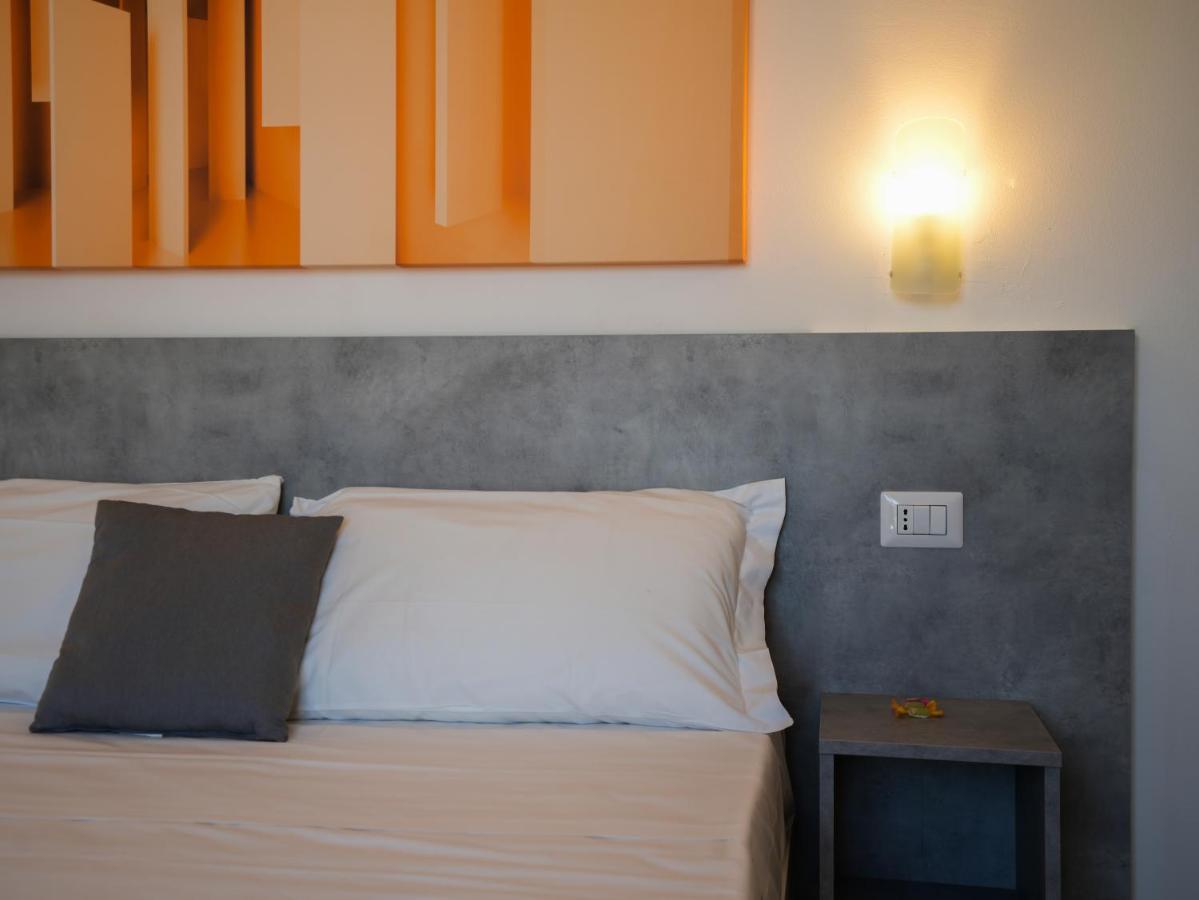 Hotel Rivabella Davoli Esterno foto