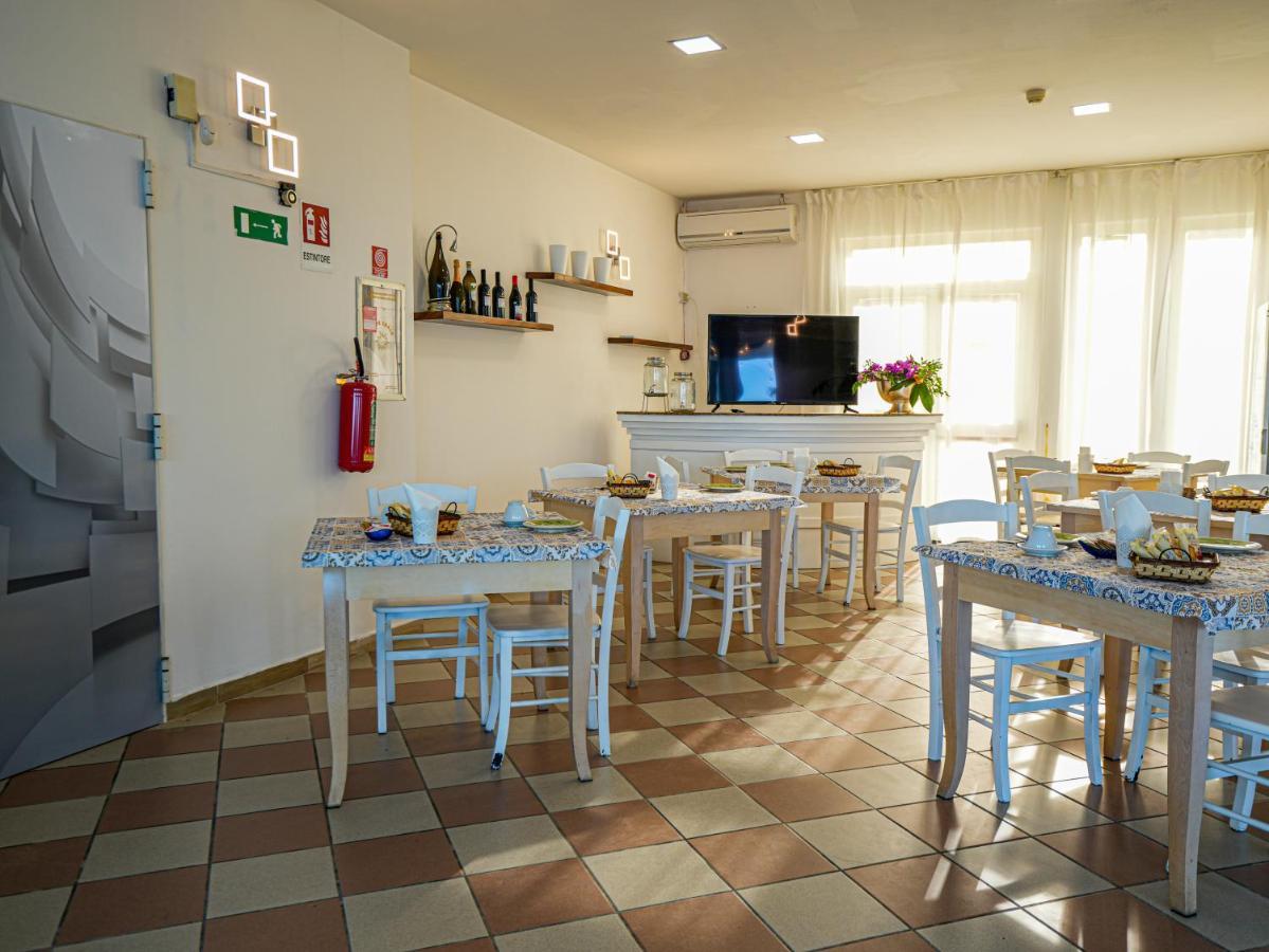 Hotel Rivabella Davoli Esterno foto
