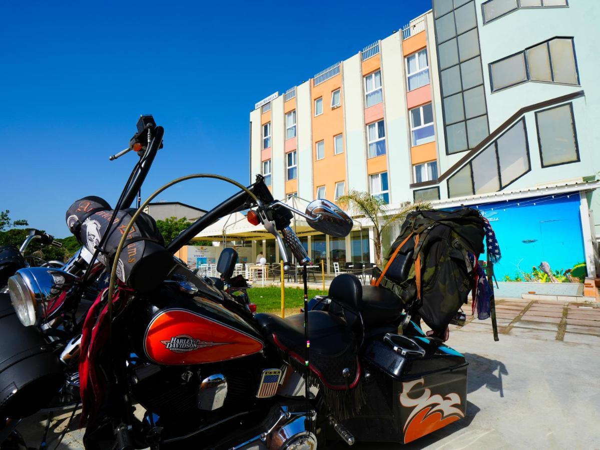 Hotel Rivabella Davoli Esterno foto