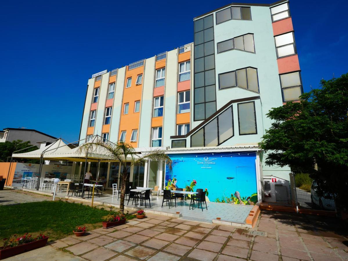 Hotel Rivabella Davoli Esterno foto