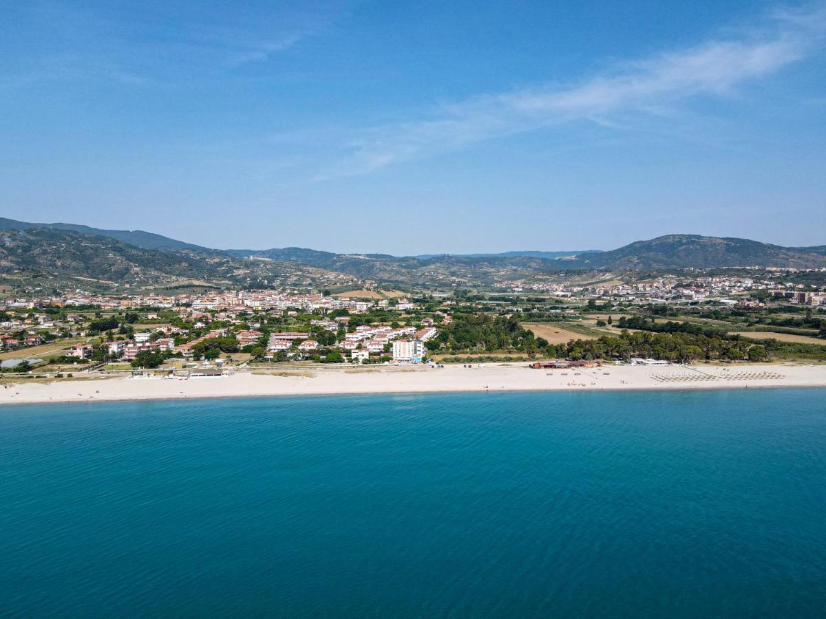 Hotel Rivabella Davoli Esterno foto