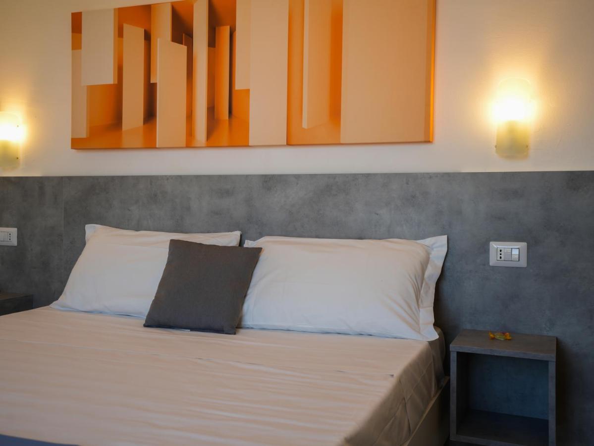 Hotel Rivabella Davoli Esterno foto