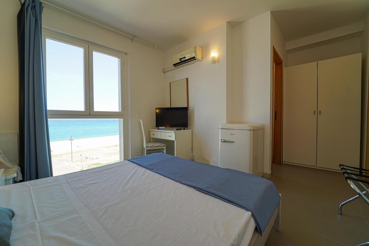 Hotel Rivabella Davoli Esterno foto