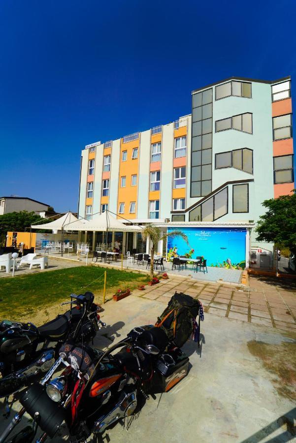 Hotel Rivabella Davoli Esterno foto