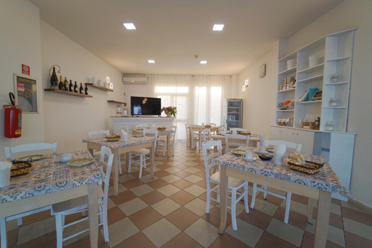 Hotel Rivabella Davoli Esterno foto
