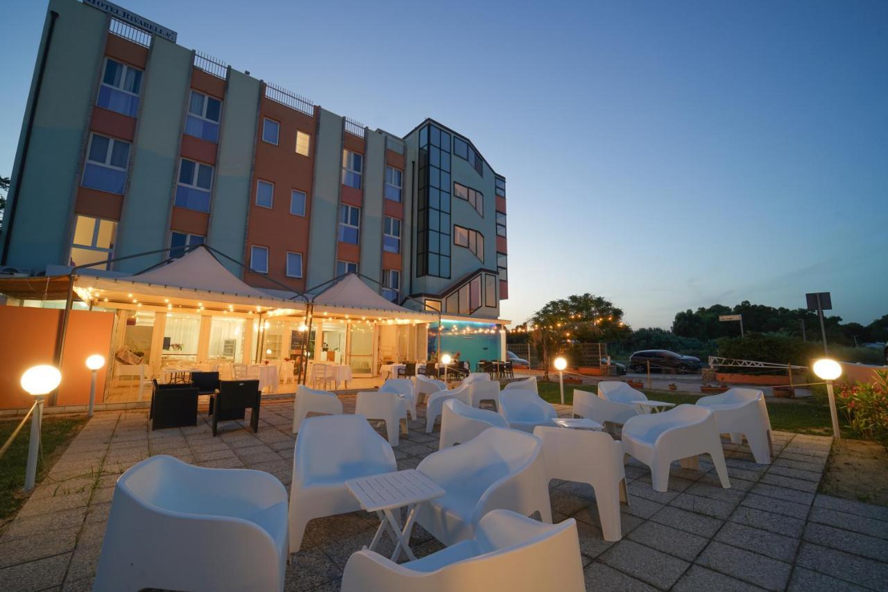 Hotel Rivabella Davoli Esterno foto