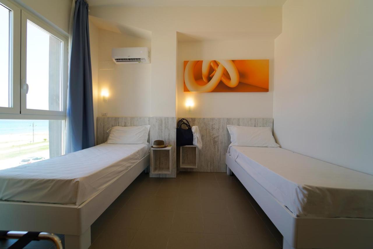 Hotel Rivabella Davoli Esterno foto