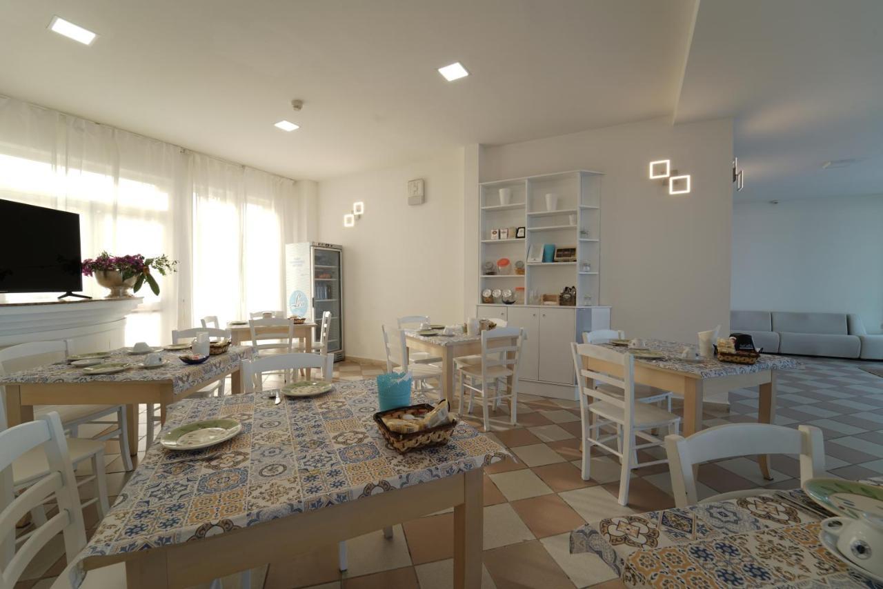 Hotel Rivabella Davoli Esterno foto