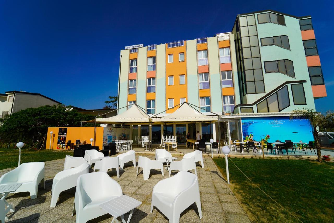 Hotel Rivabella Davoli Esterno foto