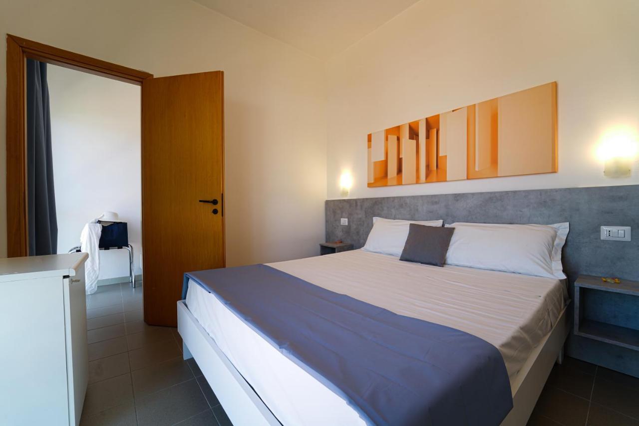 Hotel Rivabella Davoli Esterno foto