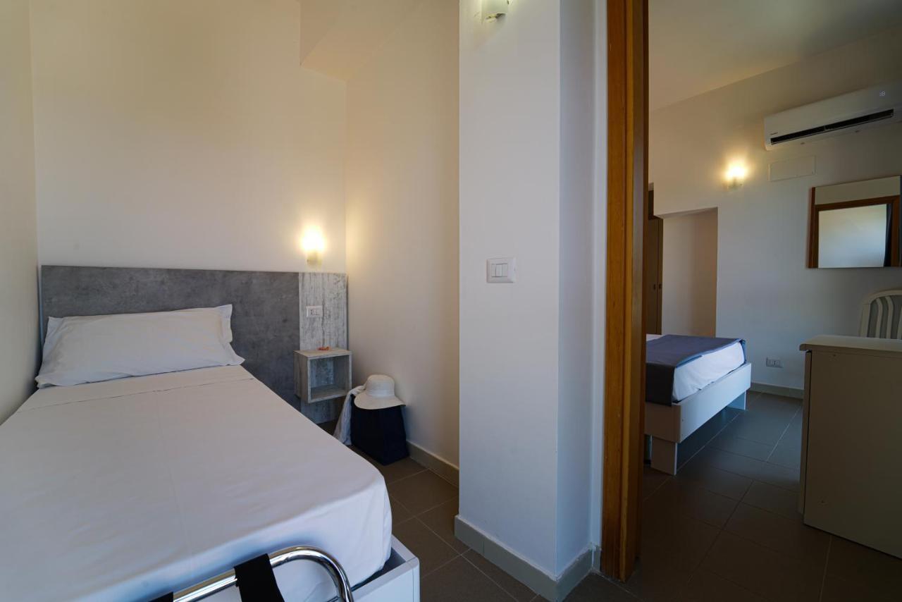 Hotel Rivabella Davoli Esterno foto
