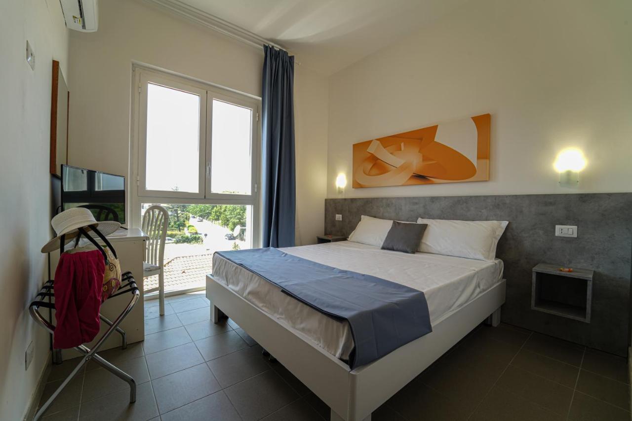 Hotel Rivabella Davoli Esterno foto